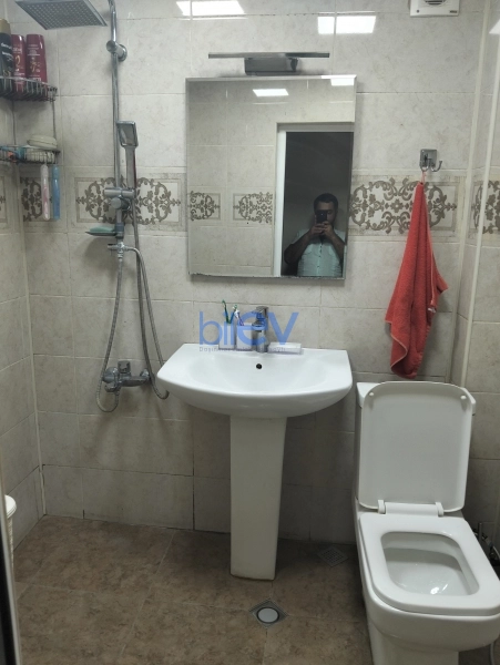 Satış 2 otaqlı Köhnə Tikili bina evi  80m², Bakı