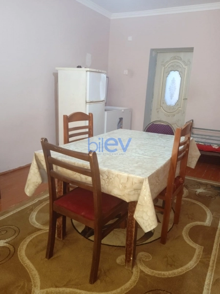 Aylıq Kirayə 3 otaqlı Köhnə Tikili bina evi  60m², Şirvan