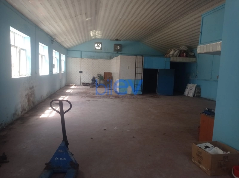 Aylıq Kirayə 4 otaqlı Qaraj  2000m², Bakı