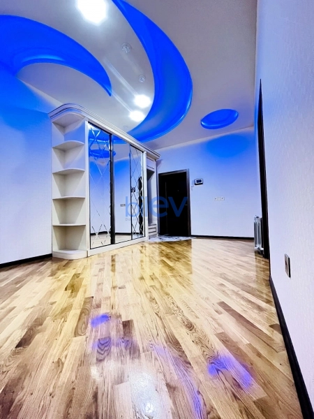 Aylıq Kirayə 3 otaqlı Yeni Tikili bina evi  120m², Bakı
