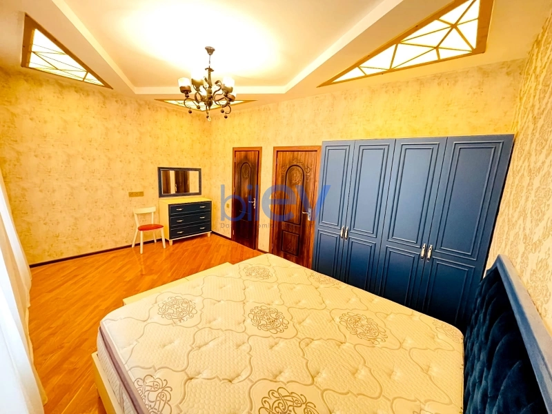 Aylıq Kirayə 3 otaqlı Yeni Tikili bina evi  120m², Bakı
