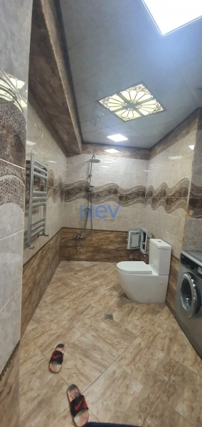 Aylıq Kirayə  otaqlı Yeni Tikili bina evi  70m², Bakı