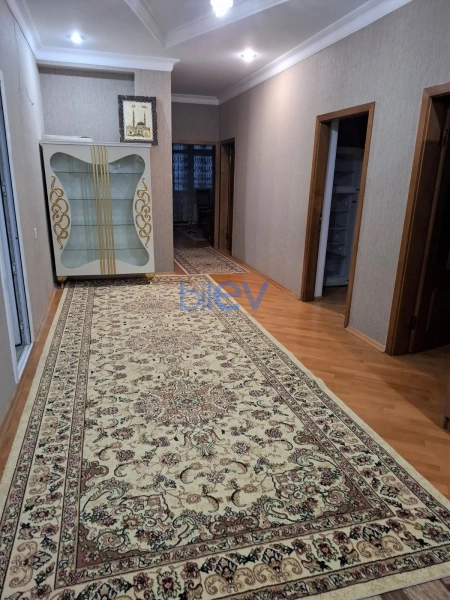 Aylıq Kirayə 3 otaqlı Yeni Tikili bina evi  110m², Bakı