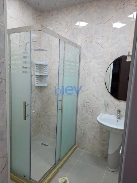 Aylıq Kirayə 3 otaqlı Yeni Tikili bina evi  110m², Bakı