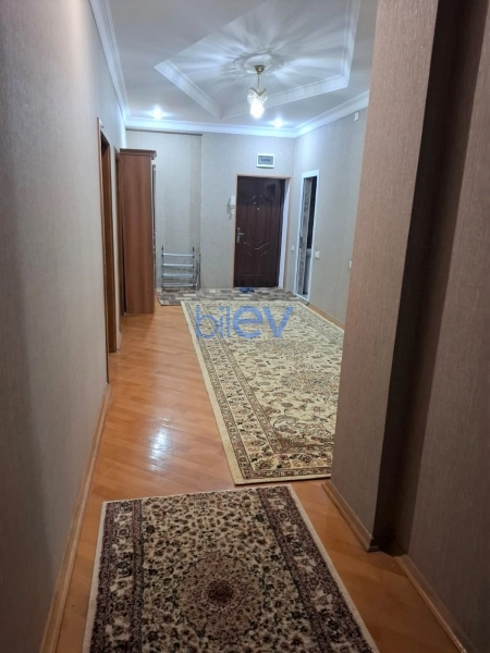 Aylıq Kirayə 3 otaqlı Yeni Tikili bina evi  110m², Bakı