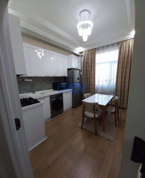Satış 1 otaqlı Yeni Tikili bina evi  44m², Bakı