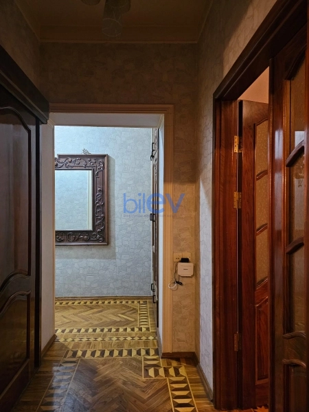 Aylıq Kirayə 3 otaqlı Köhnə Tikili bina evi  80m², Bakı