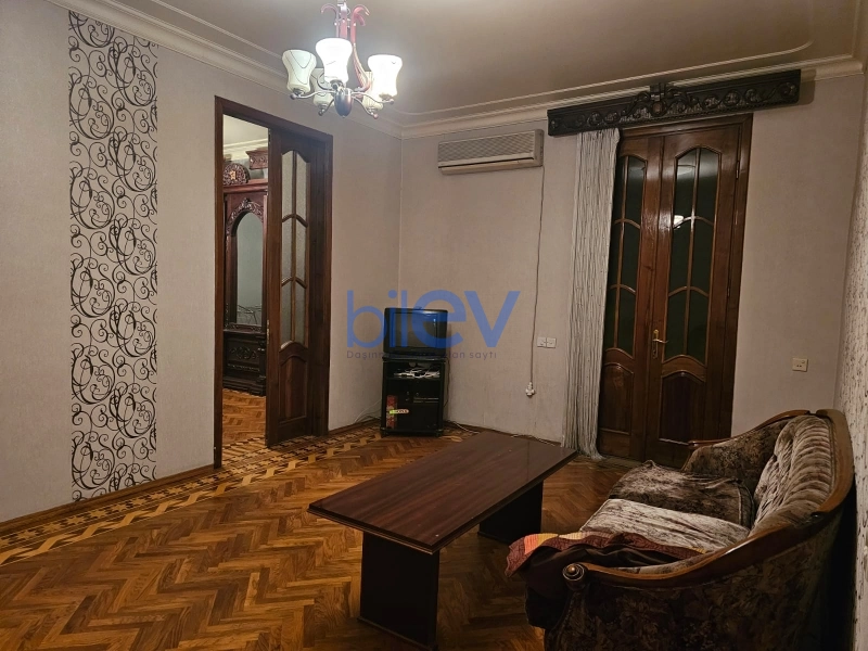 Aylıq Kirayə 3 otaqlı Köhnə Tikili bina evi  80m², Bakı
