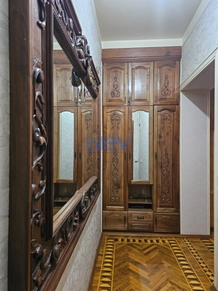 Aylıq Kirayə 3 otaqlı Köhnə Tikili bina evi  80m², Bakı