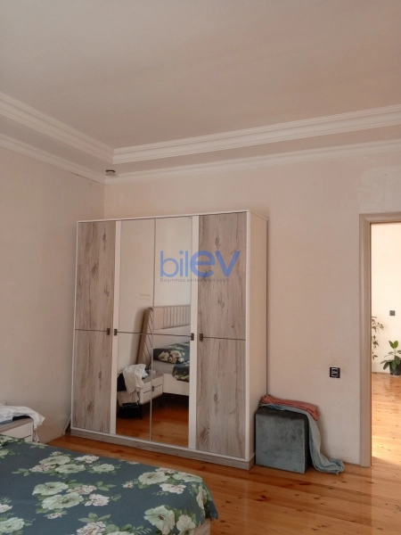 Satış 13 otaqlı Həyət evi  320m², Bakı