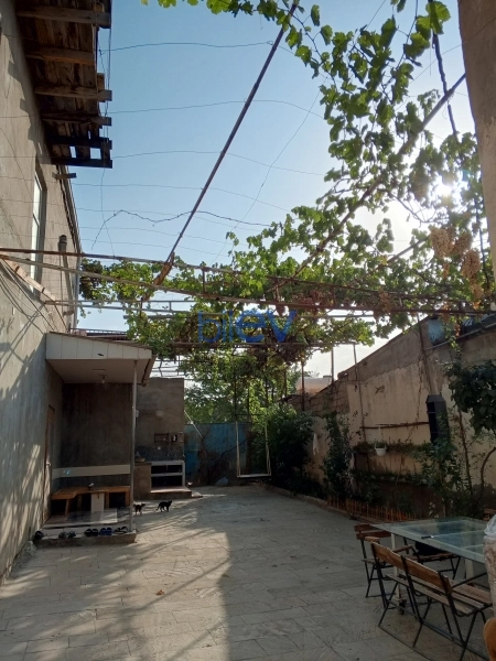 Satış 13 otaqlı Həyət evi  320m², Bakı