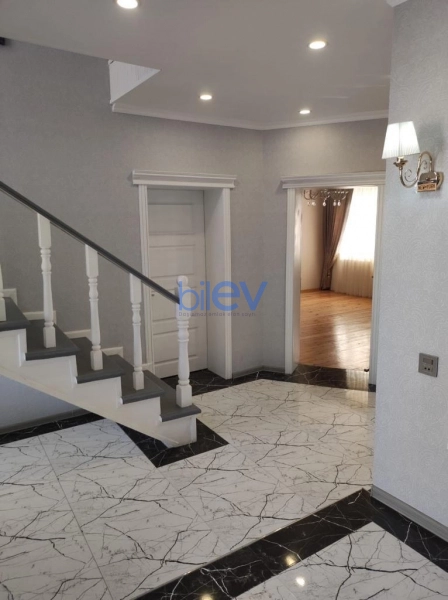 Satış 4 otaqlı Həyət evi  230m², Bakı