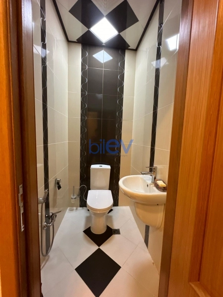 Aylıq Kirayə 2 otaqlı Yeni Tikili bina evi  105m², Bakı