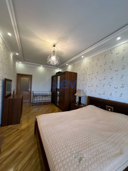 Aylıq Kirayə 2 otaqlı Yeni Tikili bina evi  105m², Bakı
