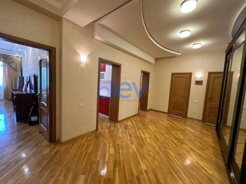 Aylıq Kirayə 2 otaqlı Yeni Tikili bina evi  105m², Bakı