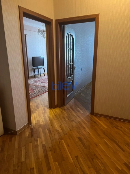 Aylıq Kirayə 3 otaqlı Yeni Tikili bina evi  92m², Bakı