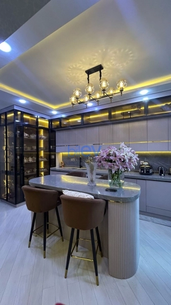 Satış 3 otaqlı Yeni Tikili bina evi  200m², Bakı