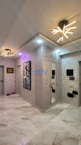 Satış 3 otaqlı Yeni Tikili bina evi  200m², Bakı