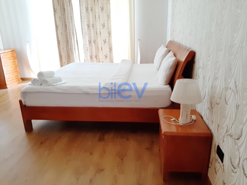 Satış 10 otaqlı Villa  1000m², Bakı
