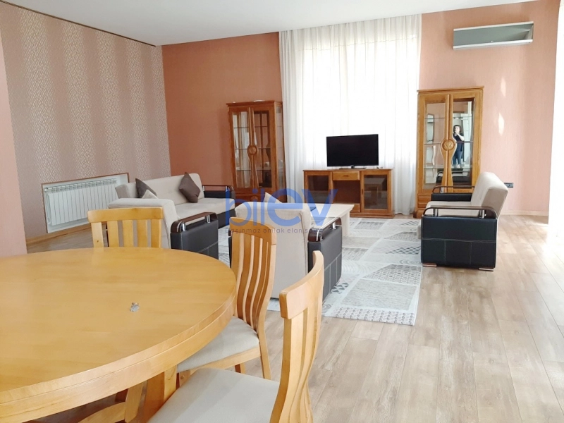 Satış 10 otaqlı Villa  1000m², Bakı