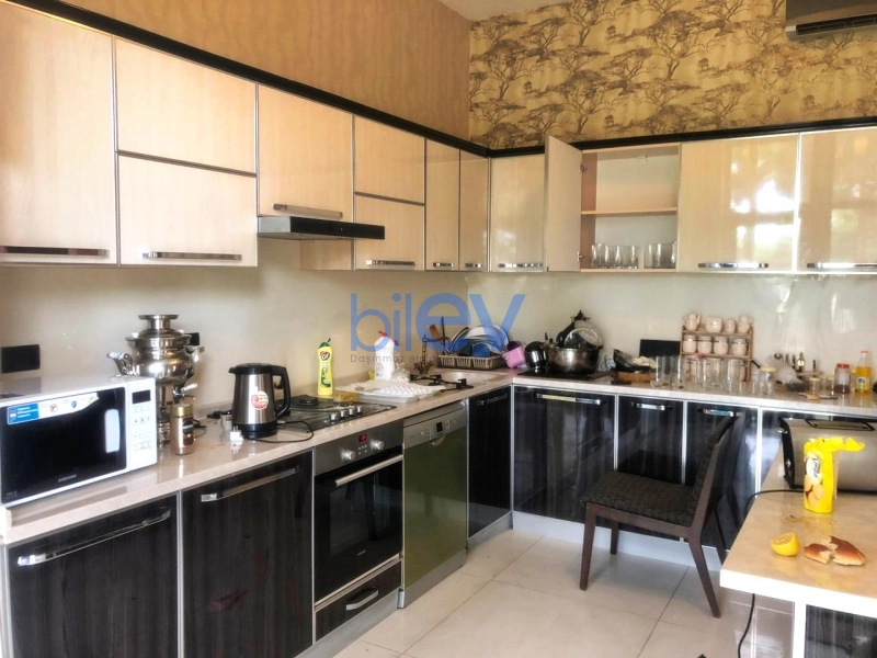 Satış 10 otaqlı Villa  1000m², Bakı