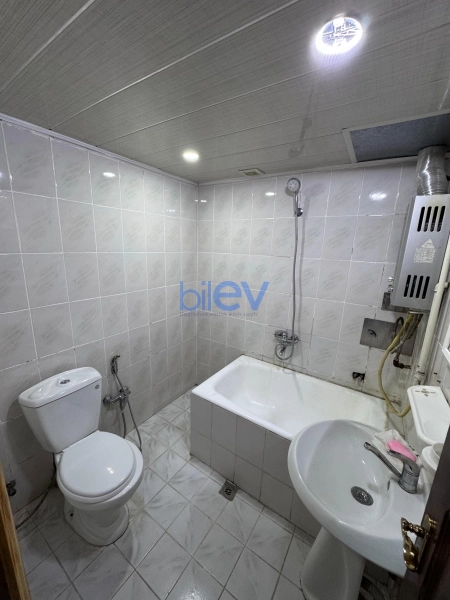 Aylıq Kirayə 3 otaqlı Köhnə Tikili bina evi  60m², Bakı