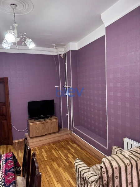 Aylıq Kirayə 3 otaqlı Köhnə Tikili bina evi  60m², Bakı