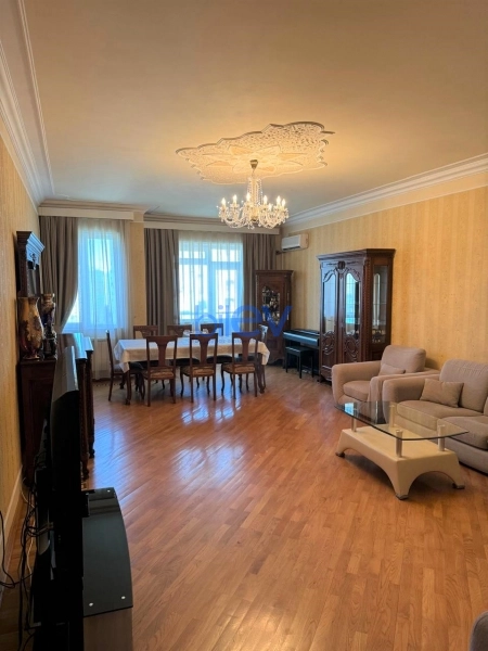 Aylıq Kirayə 3 otaqlı Yeni Tikili bina evi  164m², Bakı