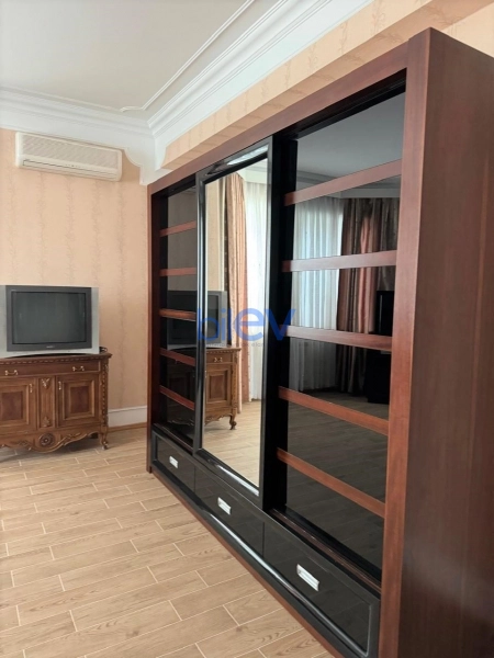 Aylıq Kirayə 3 otaqlı Yeni Tikili bina evi  164m², Bakı