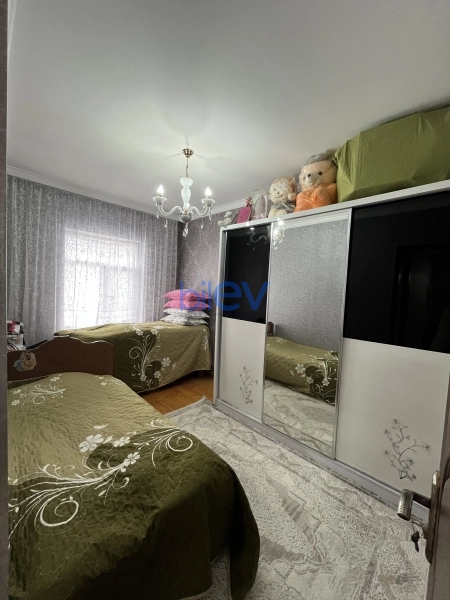 Satış 3 otaqlı Köhnə Tikili bina evi  100m², Bakı