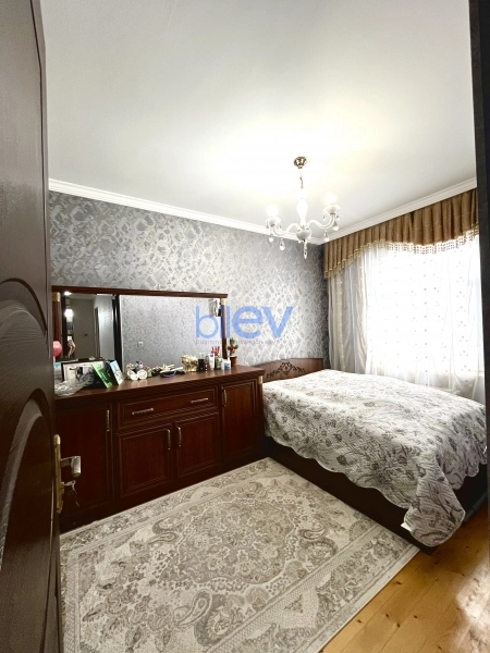 Satış 3 otaqlı Köhnə Tikili bina evi  100m², Bakı