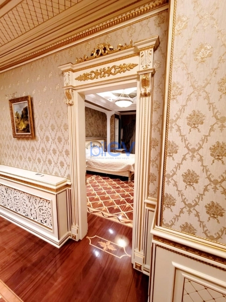 Satış 4 otaqlı Yeni Tikili bina evi  250m², Bakı