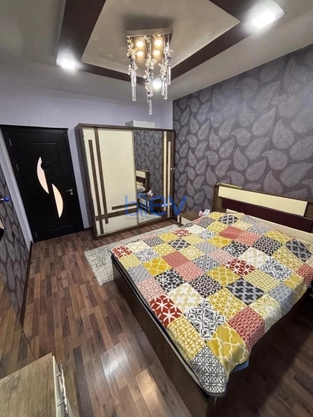 Satış 4 otaqlı Köhnə Tikili bina evi  120m², Bakı
