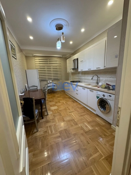 Aylıq Kirayə 2 otaqlı Yeni Tikili bina evi  90m², Bakı