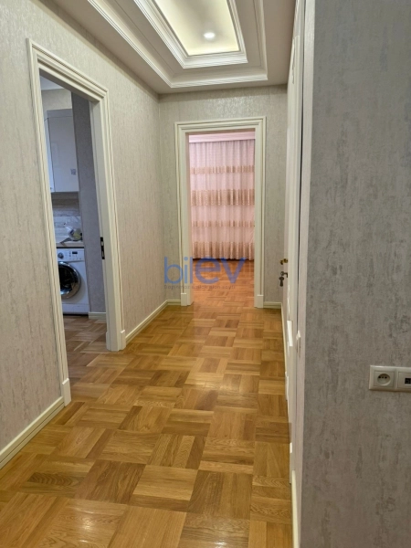 Aylıq Kirayə 2 otaqlı Yeni Tikili bina evi  90m², Bakı