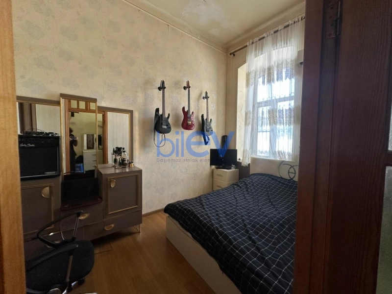 Satış 3 otaqlı Köhnə Tikili bina evi  44m², Bakı