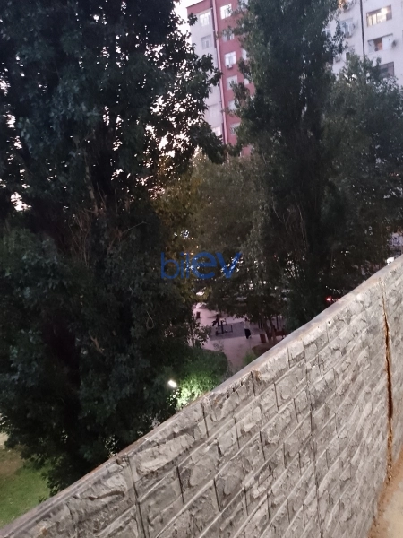 Satış 4 otaqlı Köhnə Tikili bina evi  100m², Xırdalan
