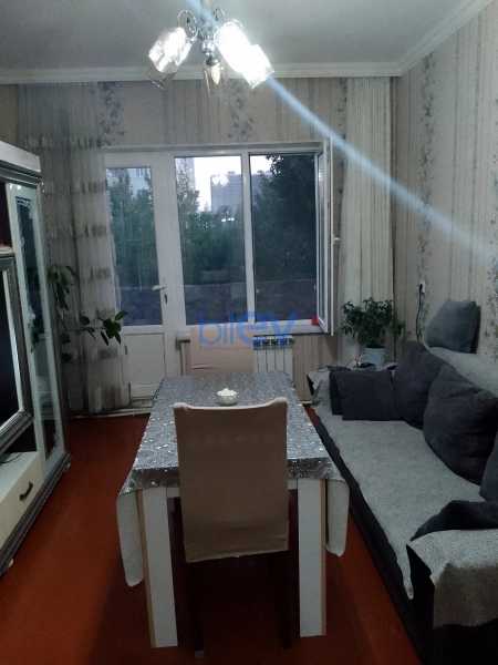Satış 4 otaqlı Köhnə Tikili bina evi  100m², Xırdalan