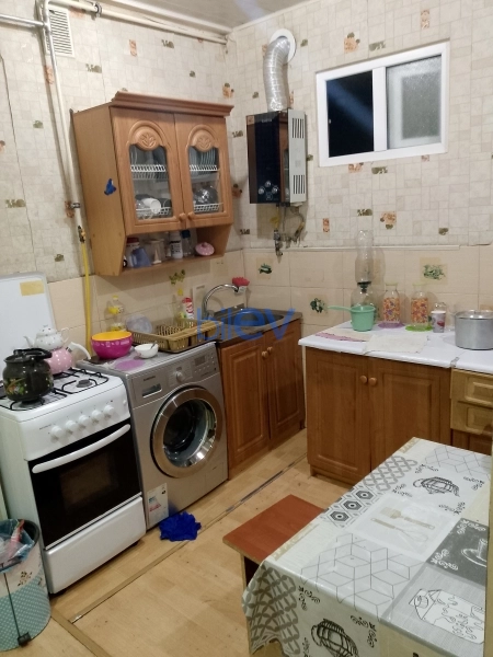 Satış 4 otaqlı Köhnə Tikili bina evi  100m², Xırdalan