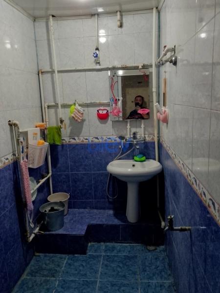 Satış 4 otaqlı Köhnə Tikili bina evi  100m², Xırdalan