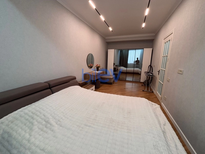 Aylıq Kirayə 2 otaqlı Yeni Tikili bina evi  65m², Bakı