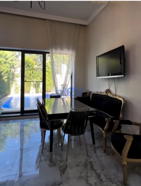Günlük Kirayə 4 otaqlı Villa  200m², Bakı