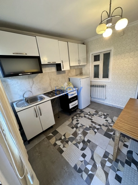 Aylıq Kirayə 2 otaqlı Köhnə Tikili bina evi  25m², Bakı
