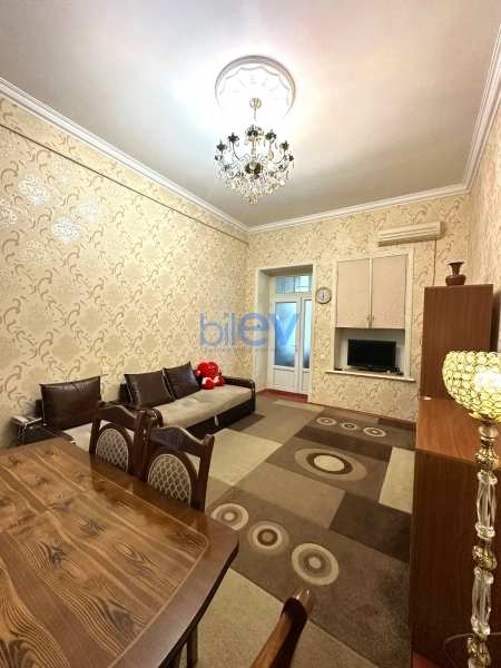 Aylıq Kirayə 2 otaqlı Köhnə Tikili bina evi  80m², Bakı