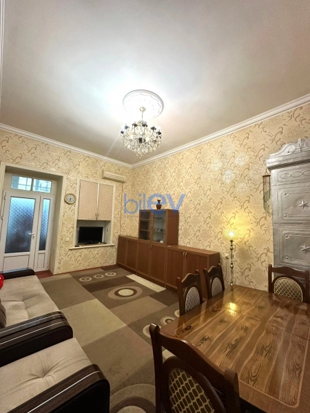 Aylıq Kirayə 2 otaqlı Köhnə Tikili bina evi  80m², Bakı