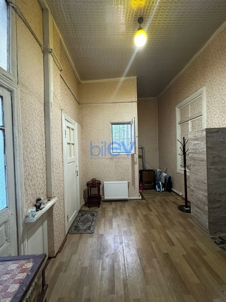 Aylıq Kirayə 2 otaqlı Köhnə Tikili bina evi  80m², Bakı