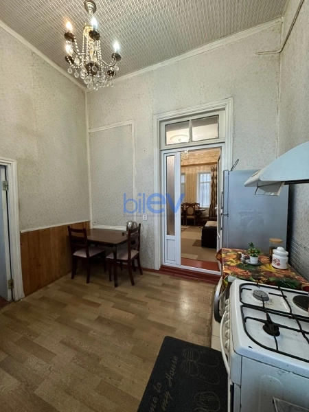 Aylıq Kirayə 2 otaqlı Köhnə Tikili bina evi  80m², Bakı