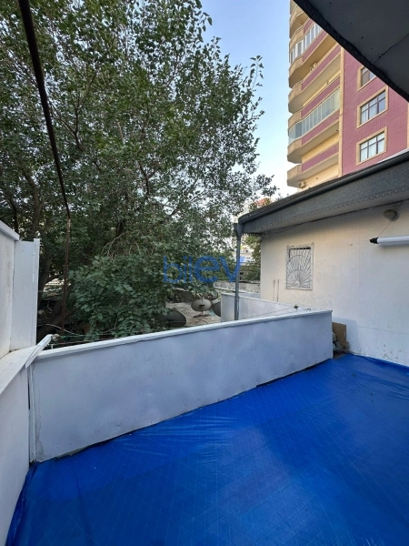 Aylıq Kirayə 2 otaqlı Köhnə Tikili bina evi  80m², Bakı