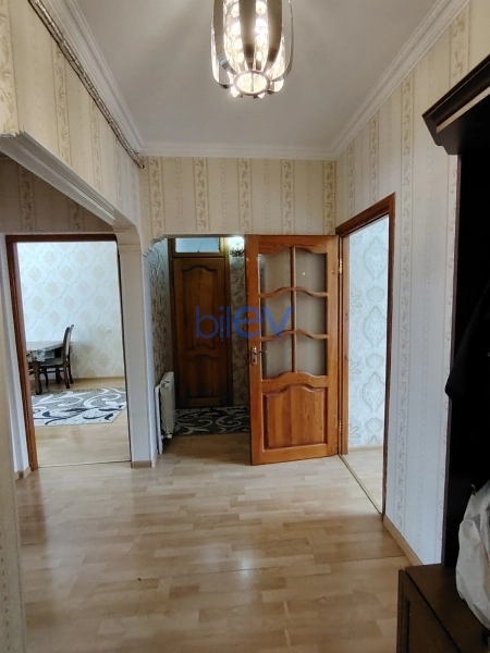 Aylıq Kirayə 3 otaqlı Köhnə Tikili bina evi  80m², Bakı