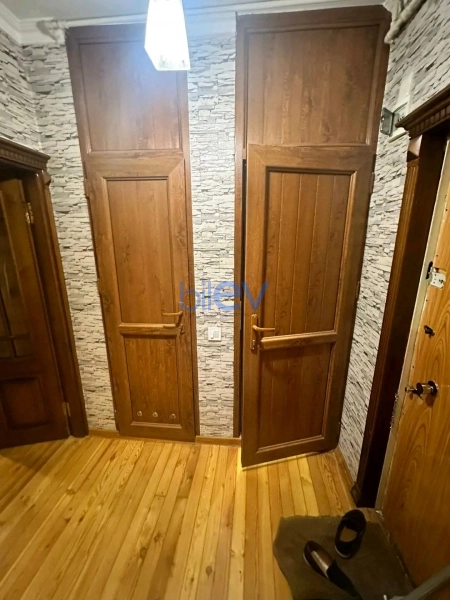 Aylıq Kirayə 2 otaqlı Köhnə Tikili bina evi  60m², Bakı